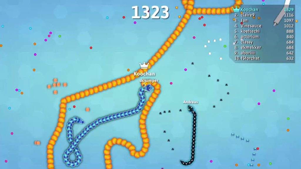 How to Dominate Snake.io on Nintendo Switch? 3 A screenshot of Snake.io with 4 snakes