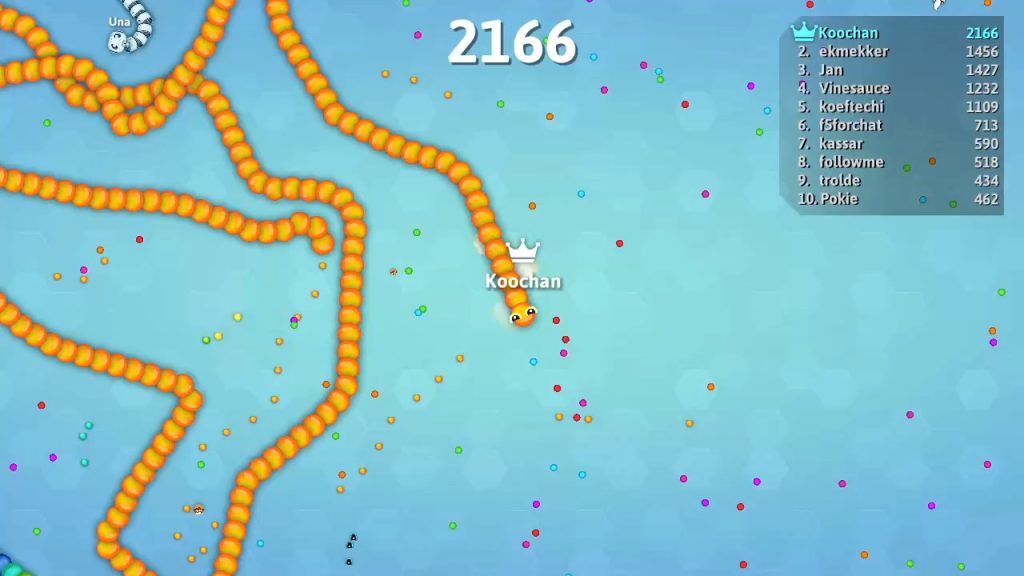 How to Dominate Snake.io on Nintendo Switch? 4 A screenshot of Snake.io with 2 snakes